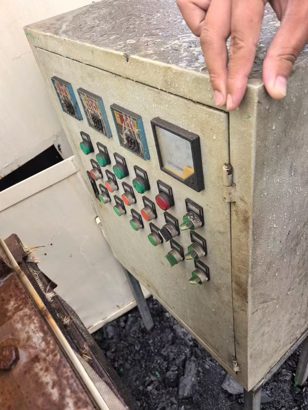 转让二手不锈钢反应釜 一台容积500升电加热不锈钢反应釜