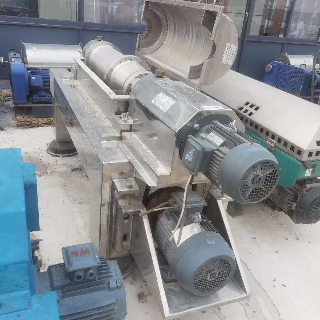 转让二手卧螺离心机 一台220型三相卧螺离心机