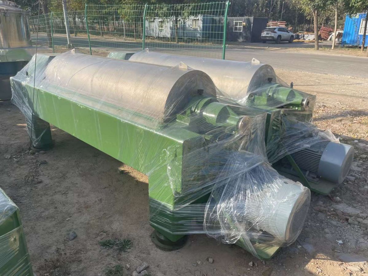 转让二手卧螺离心机 五台450型卧螺螺旋沉降离心机