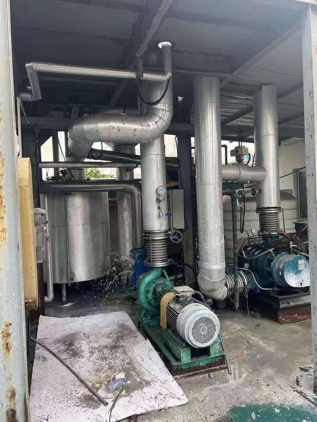 转让二手卧式蒸发器 一套蒸发量一吨MVR蒸发器