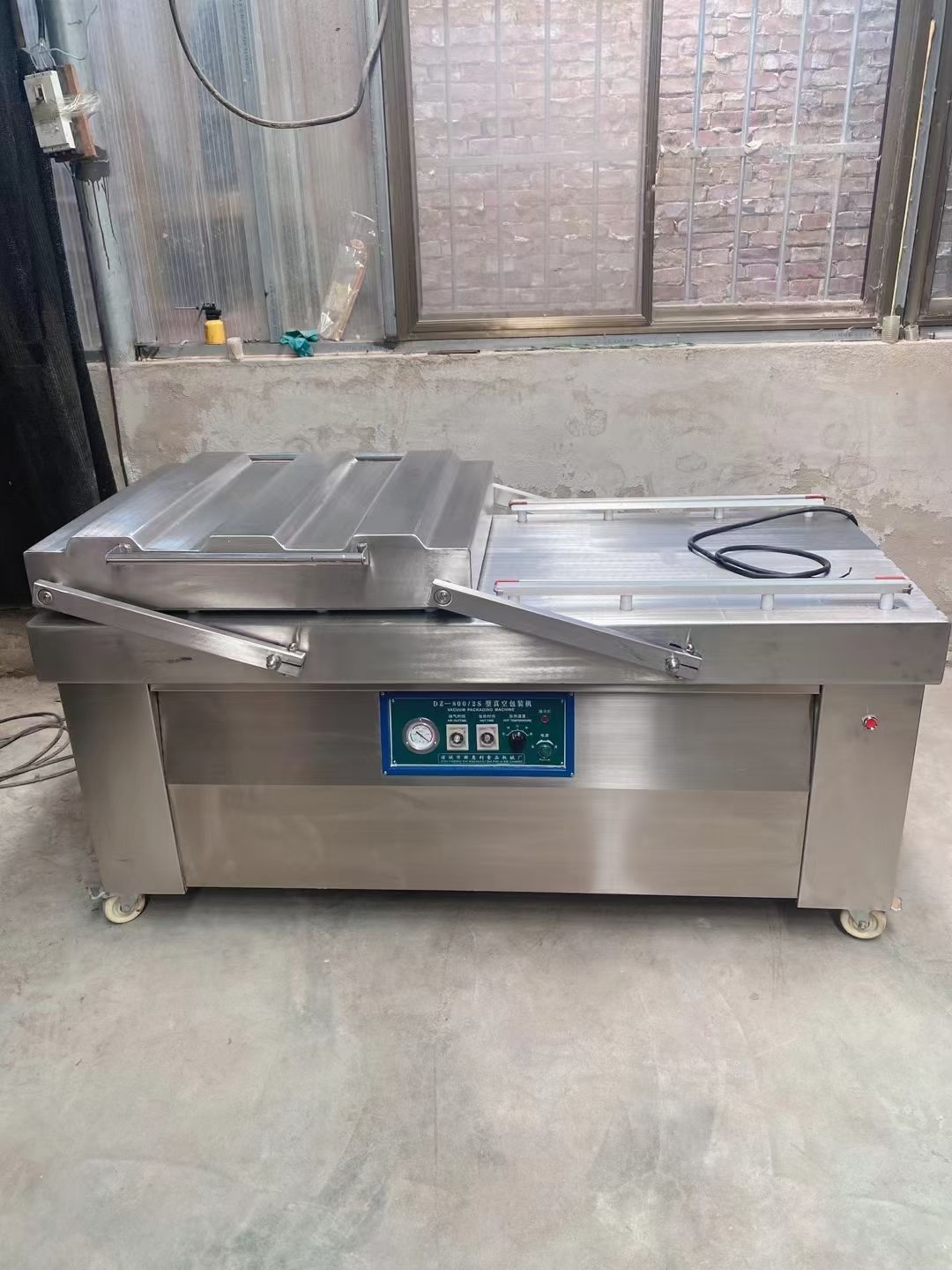 转让二手真空包装机 一台800型双室大泵平面真空包装机