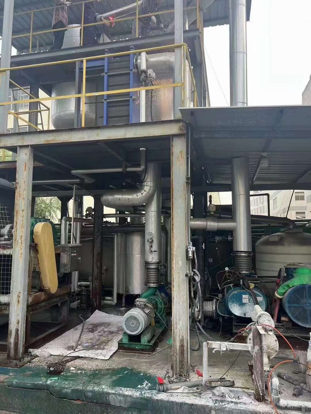 转让二手卧式蒸发器 一套蒸发量一吨MVR蒸发器