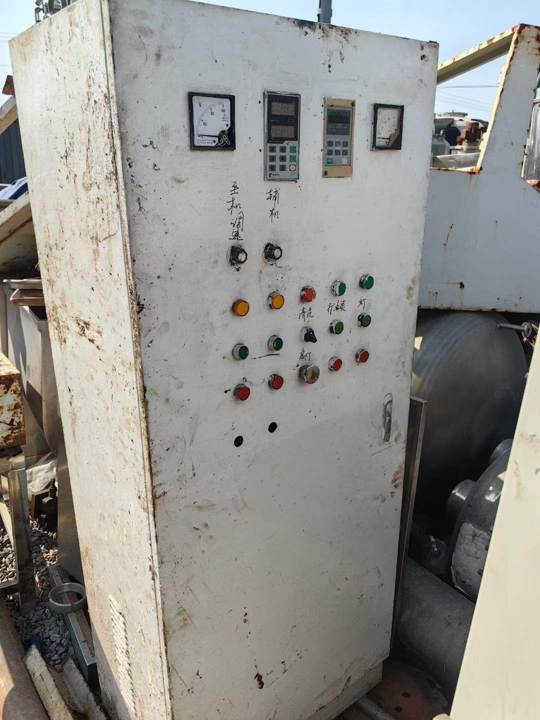 转让二手卧螺离心机 一台400-1800型两项分离卧螺沉降离心机