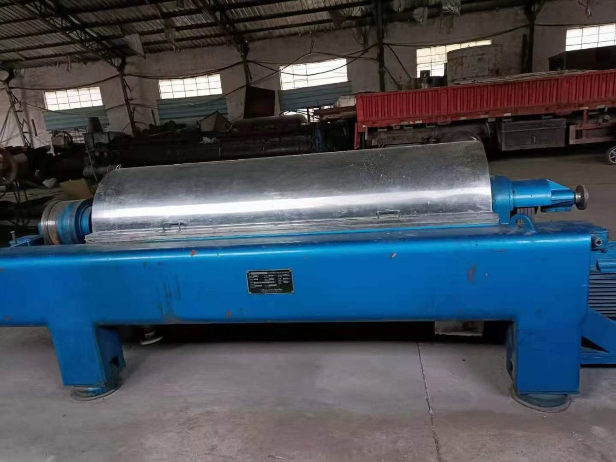 转让二手卧螺离心机 一台中船绿州产540型三相分离卧螺离心机