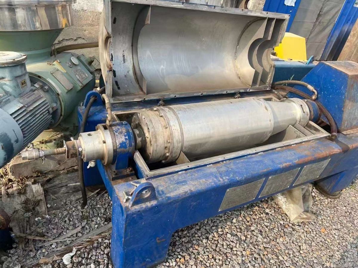 转让二手卧螺离心机 一台250型三相分离卧螺沉降离心机