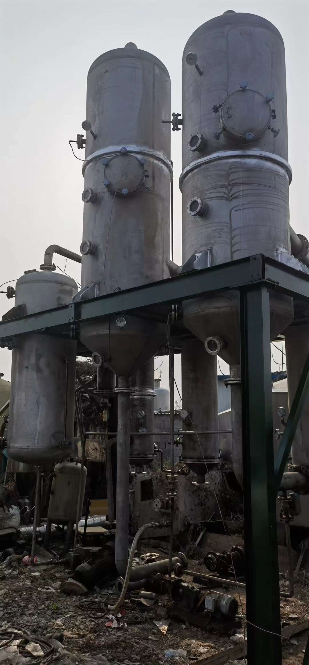 转让二手双效蒸发器 一套双效1500L强制循环蒸发器