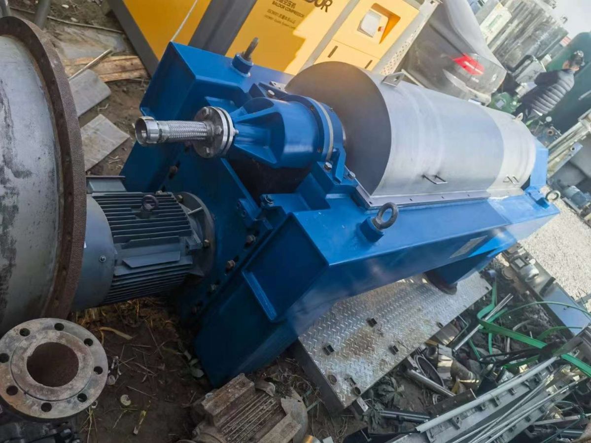 转让二手卧螺离心机 一台350型三相分离卧螺沉降离心机