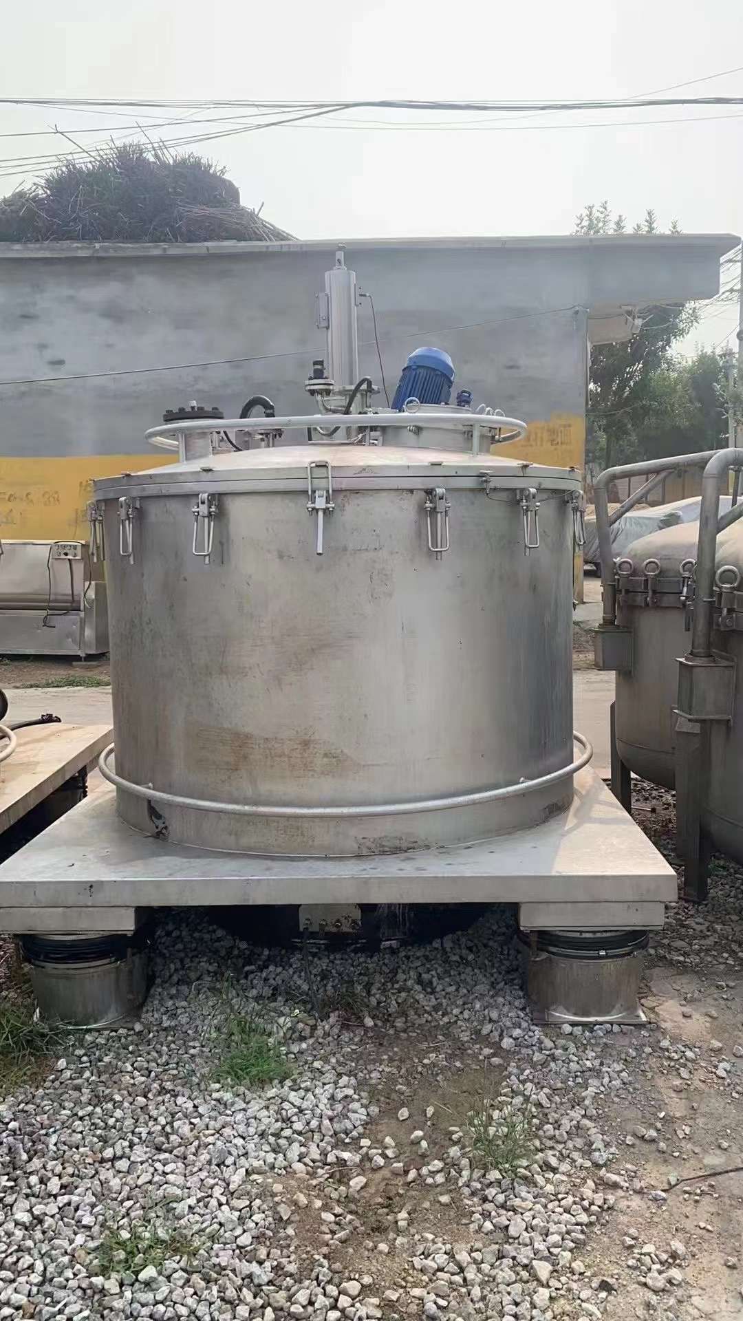 转让二手平板离心机 两台1600型带带布料器平板刮刀离心机