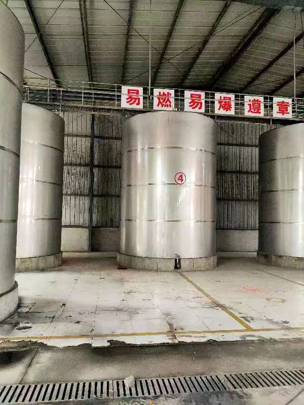 转让二手不锈钢储罐 6台50立方立式红酒储罐 厚度3mm