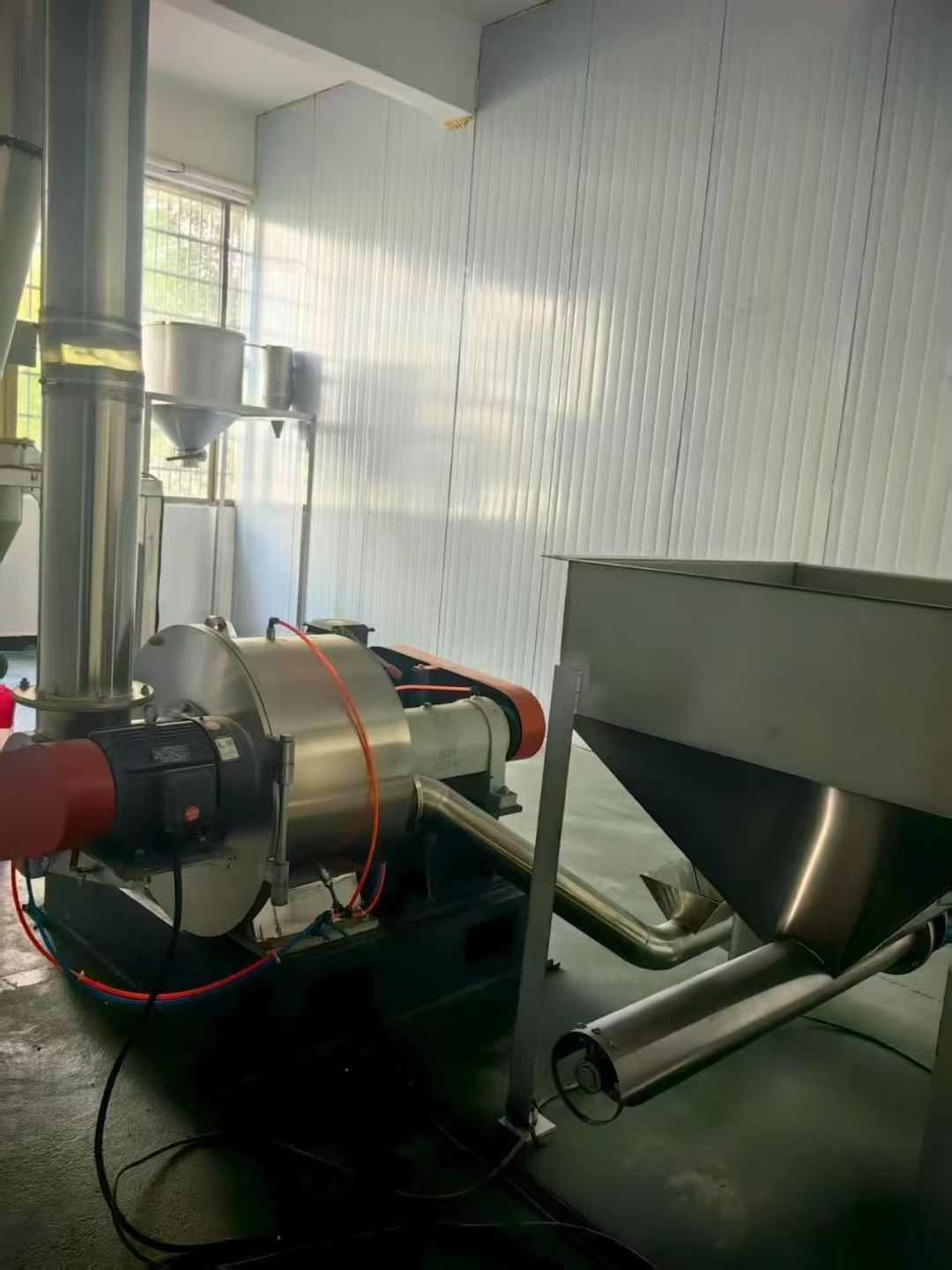 转让二手超冲击式粉碎机 一套600型冲击式超威粉碎机