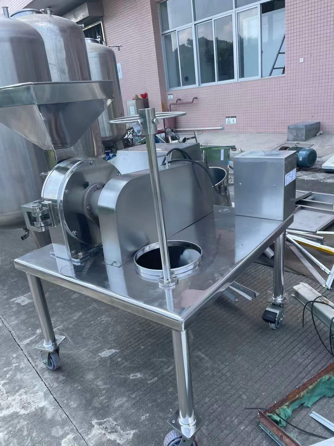 转让二手高效粉碎机 两台30B*粉碎机 带独立除尘