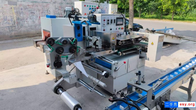 转让二手餐具包装机 一台590型下走膜枕式包装机