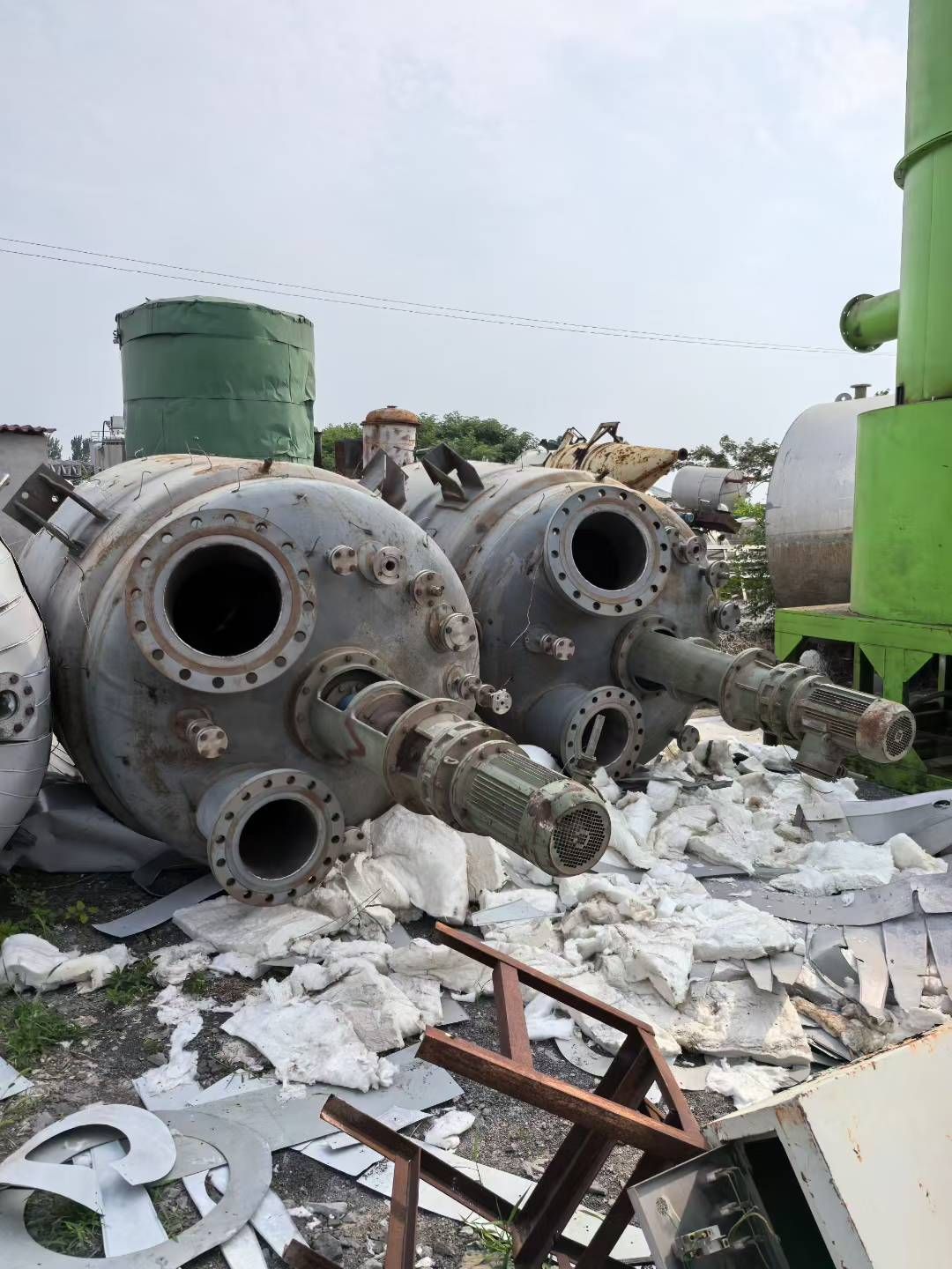 转让二手不锈钢反应釜 两台容积5立方壁厚25mm高压不锈钢反应釜