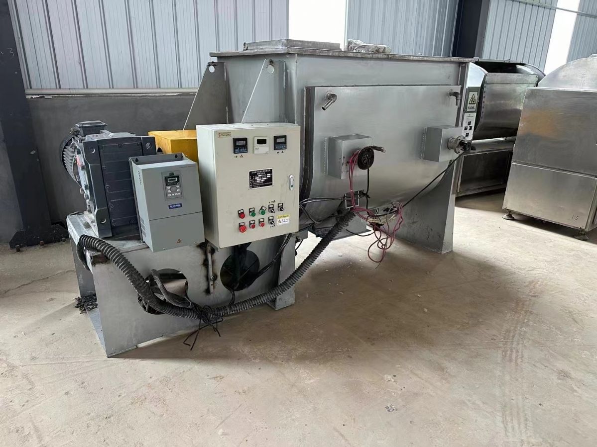 转让二手螺带混合机 一台容积1.2立方无锡产重型螺带混合机