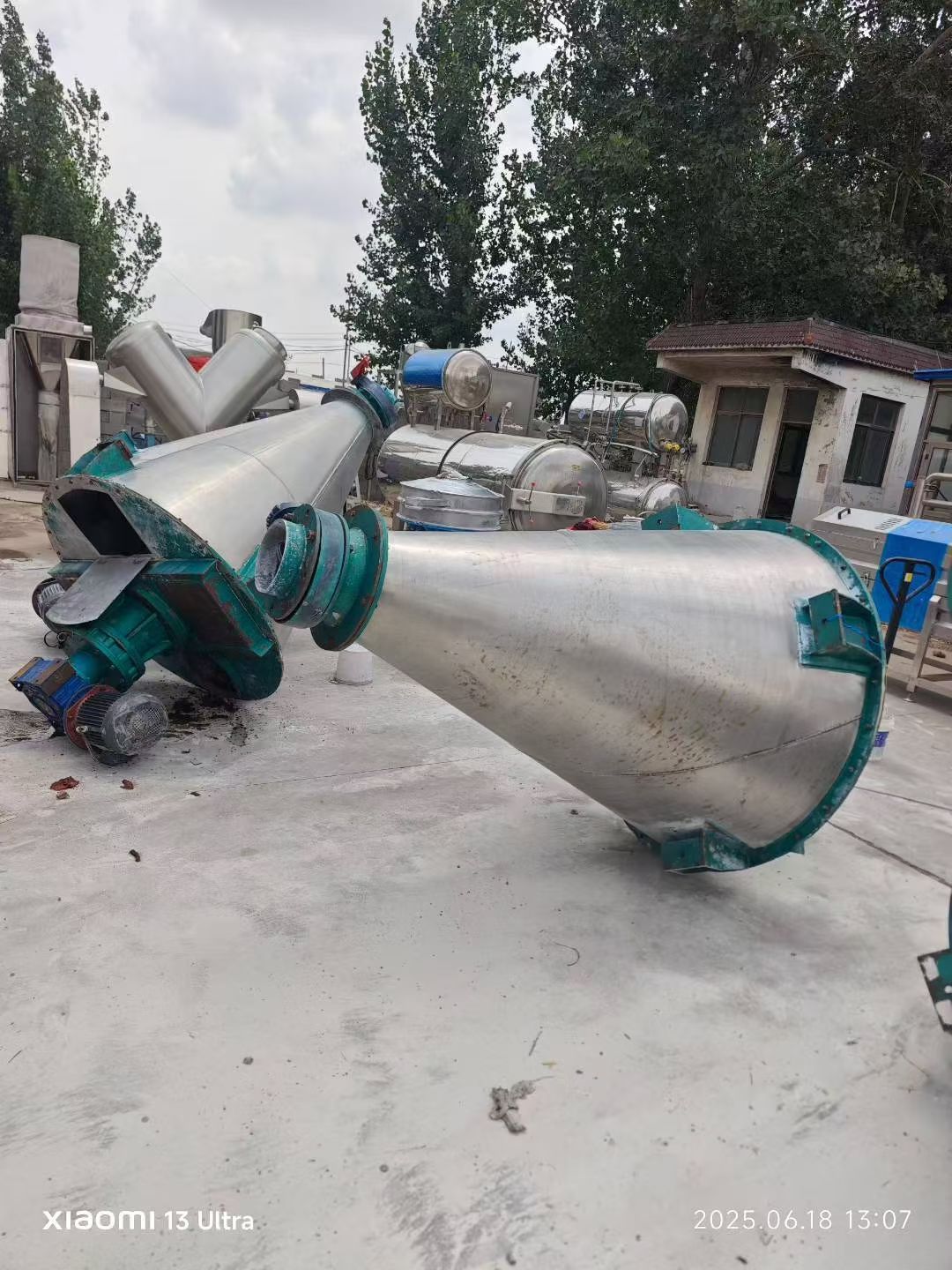 转让二手锥型混合机 三台容积1立方双螺旋锥形混合机