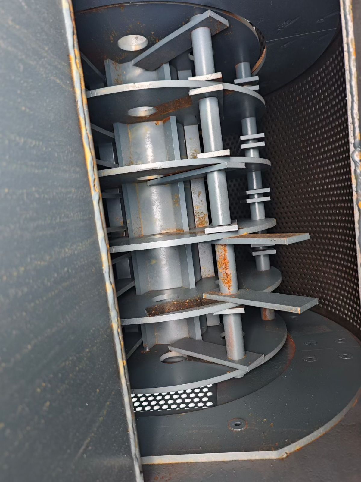 转让二手木材粉碎机 一台功率132千瓦加重型高效木材粉碎机