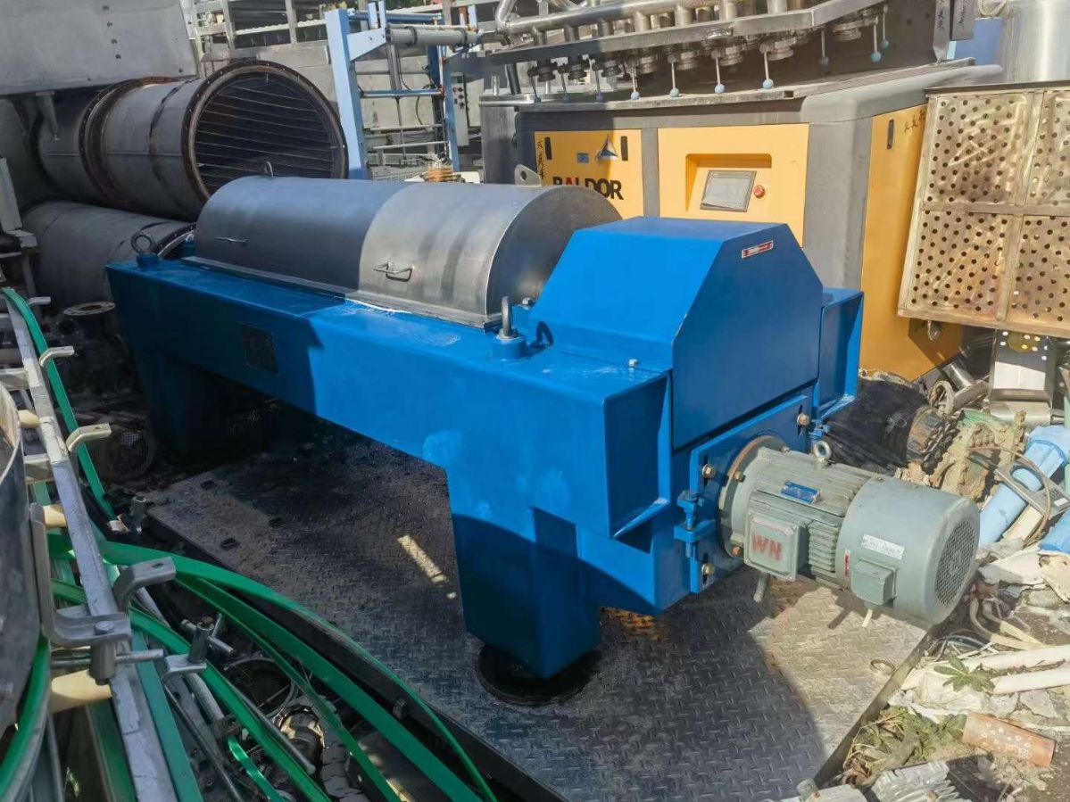 转让二手卧螺离心机 一台350型三相分离卧螺沉降离心机