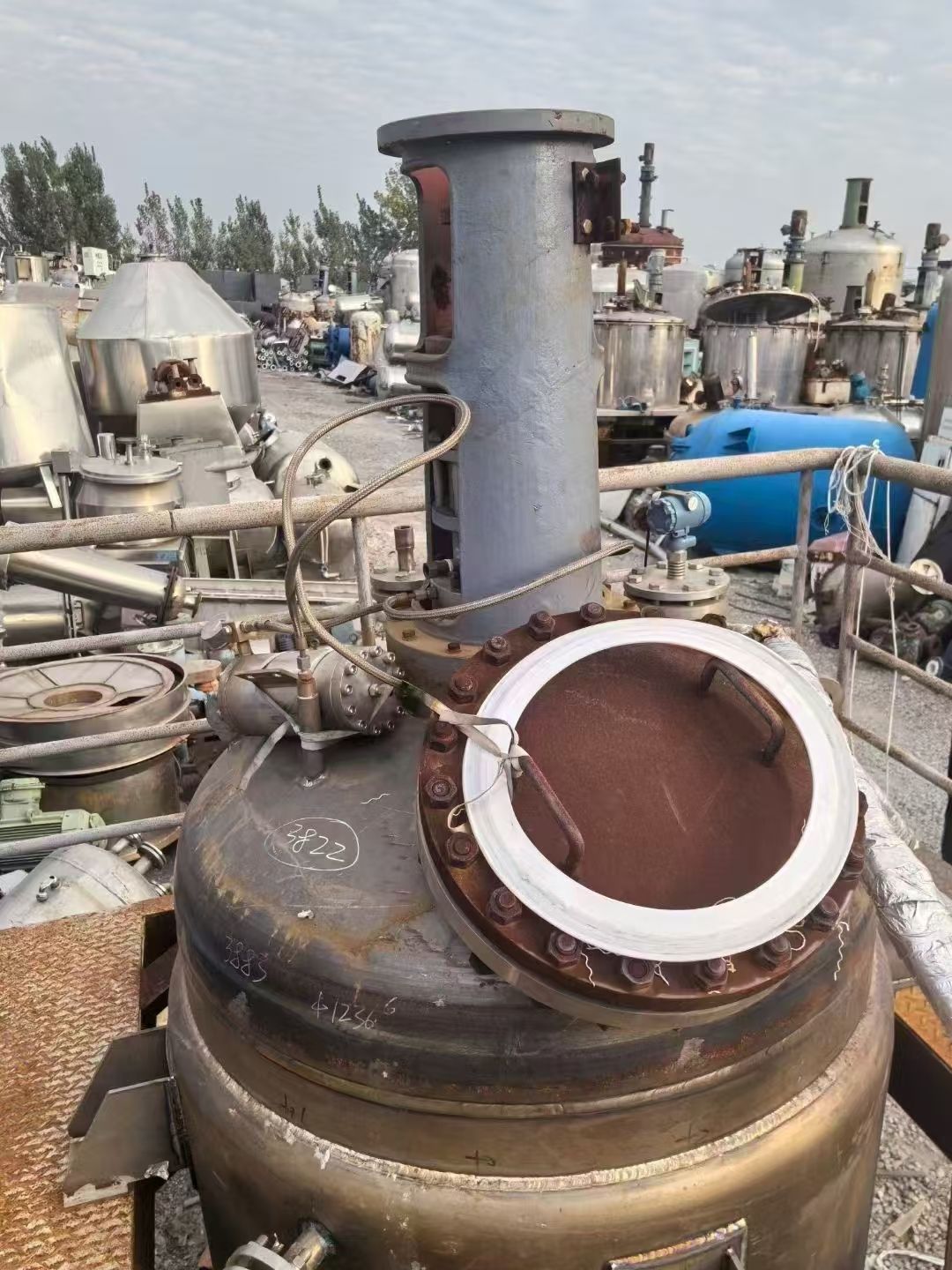 转让二手钛材反应釜 两台容积1000L全钛材高压反应釜