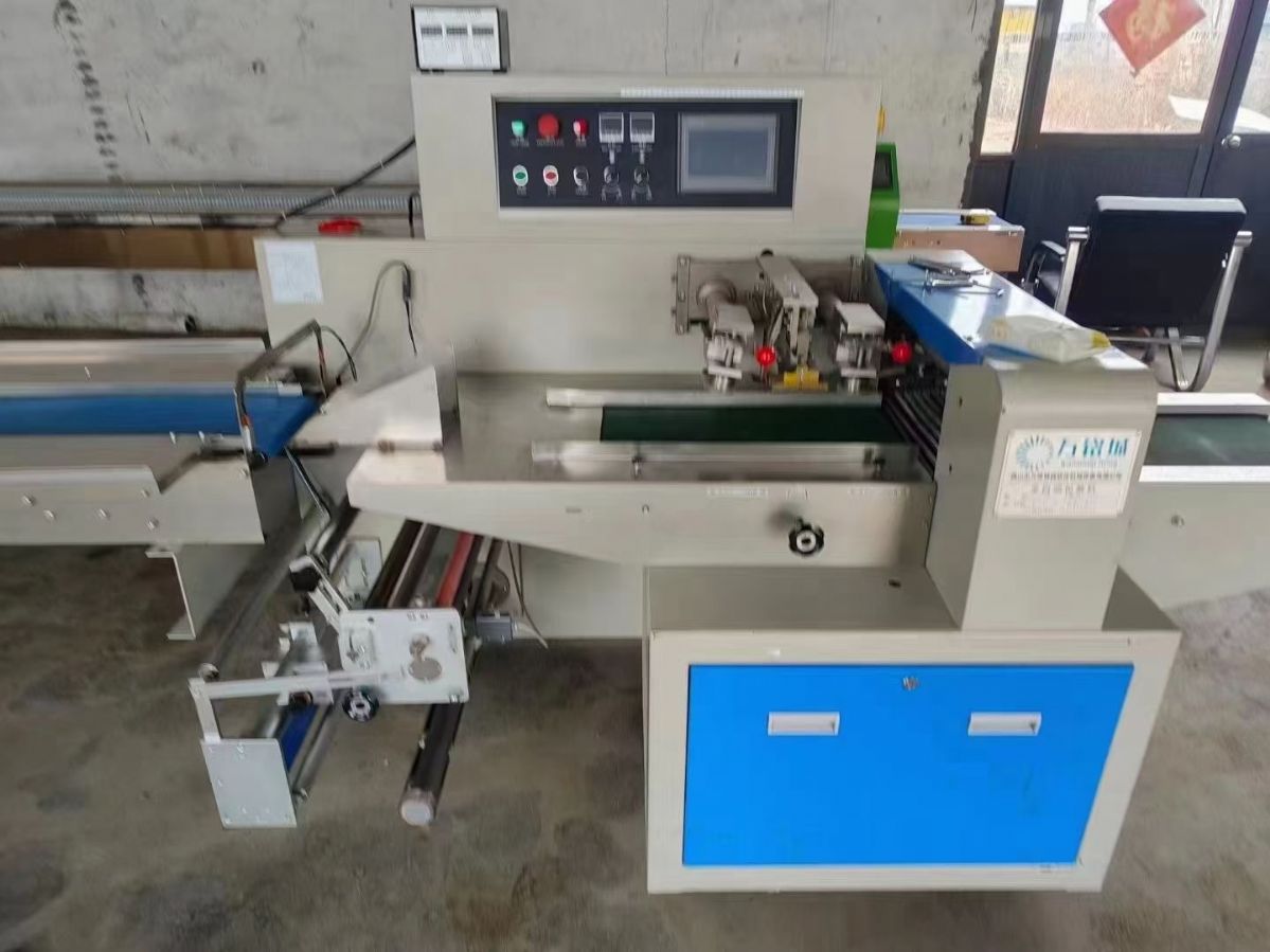 转让二手枕式包装机 两台600型全自动枕式包装机