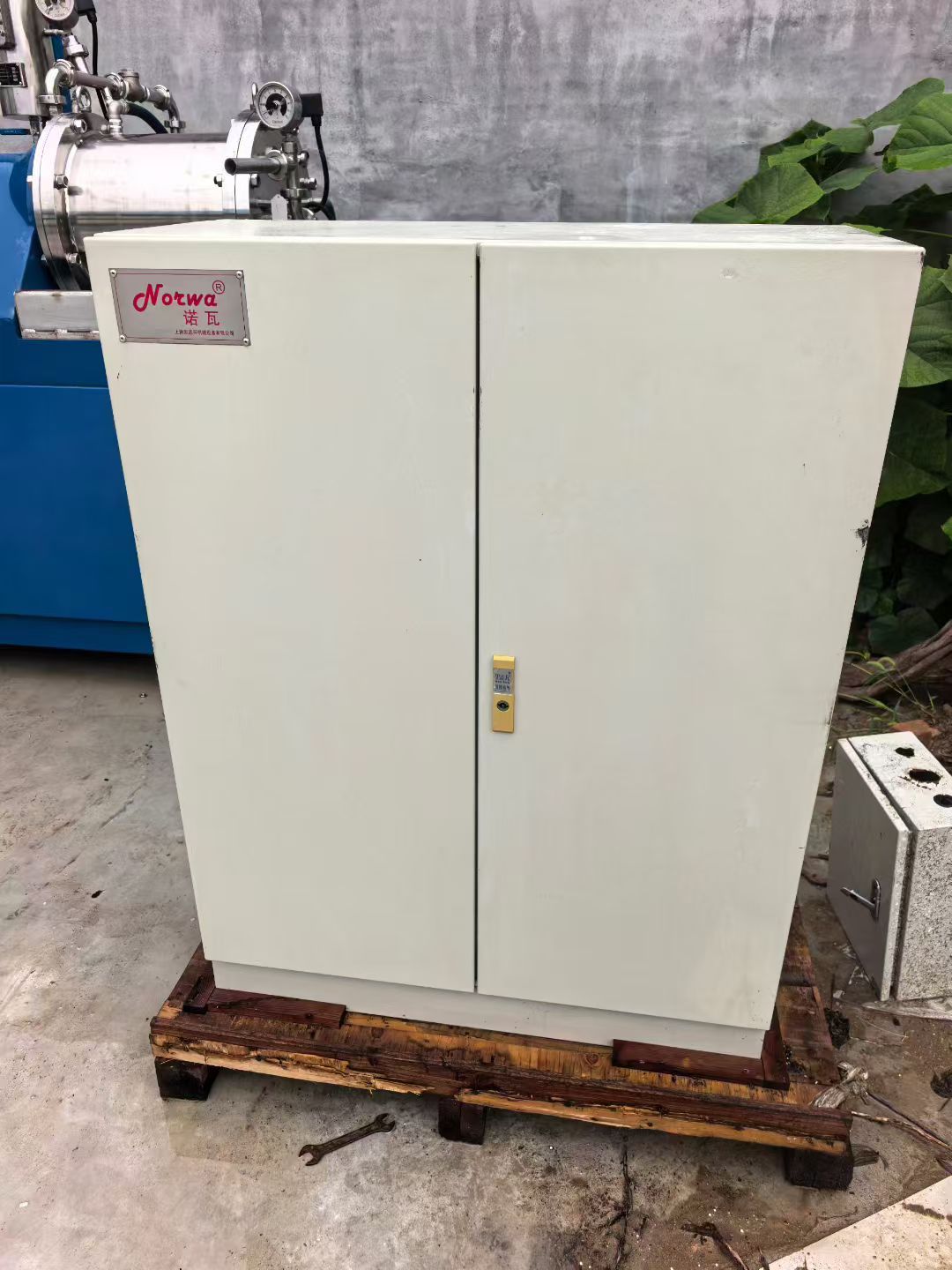 转让二手陶瓷砂磨机 一台容积40升全陶瓷纳米砂磨机