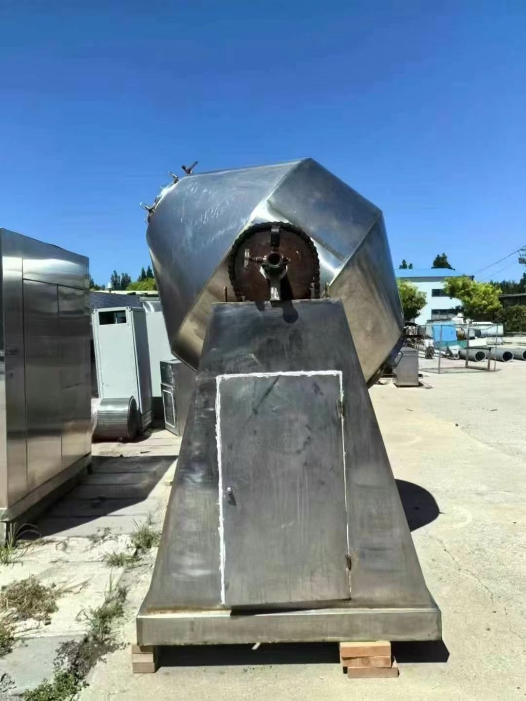 转让二手双锥干燥机 两台容积2000升外不锈钢内搪瓷真空双锥干燥机