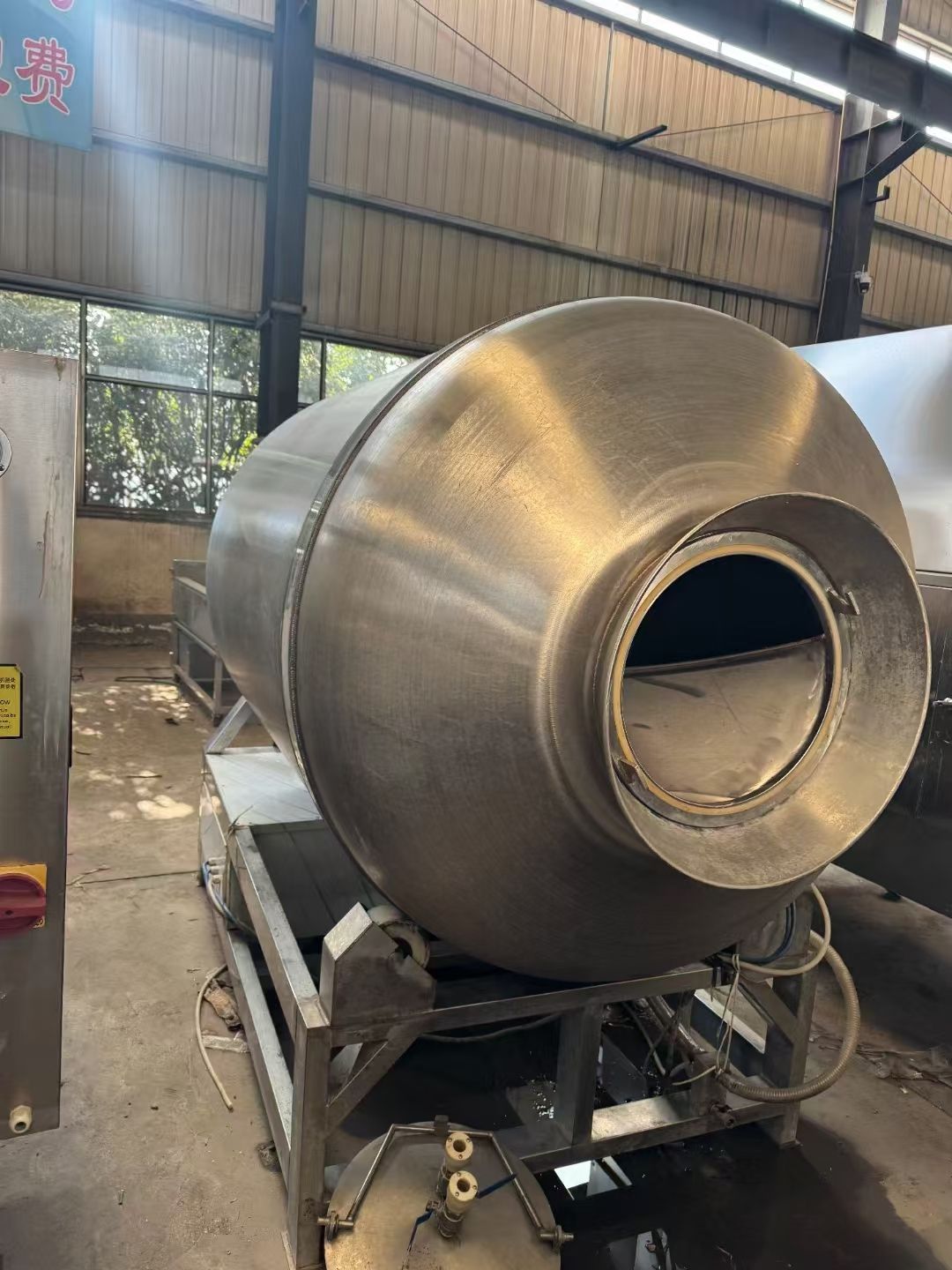 转让二手真空滚揉机 两台容积3000L可变频真空滚揉机