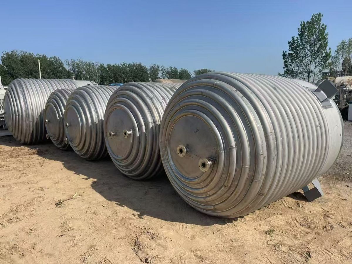 转让二手不锈钢反应釜 容积5立方-10立方外盘管全不锈钢反应釜