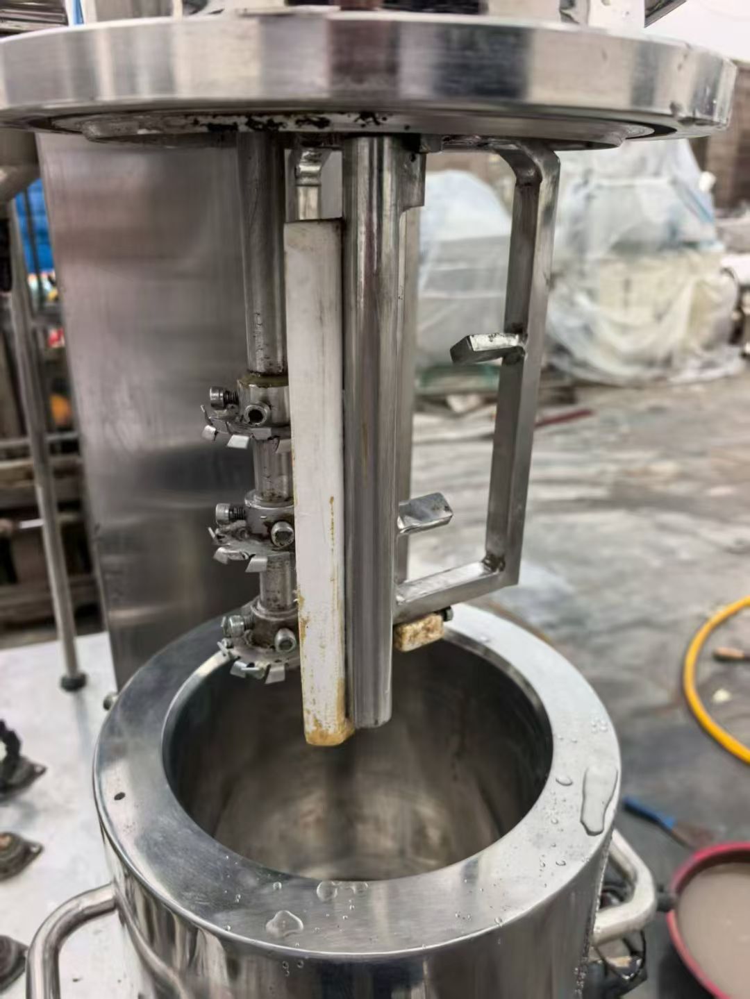 转让二手行星搅拌机 一台容积8升配套压料机双行星搅拌机
