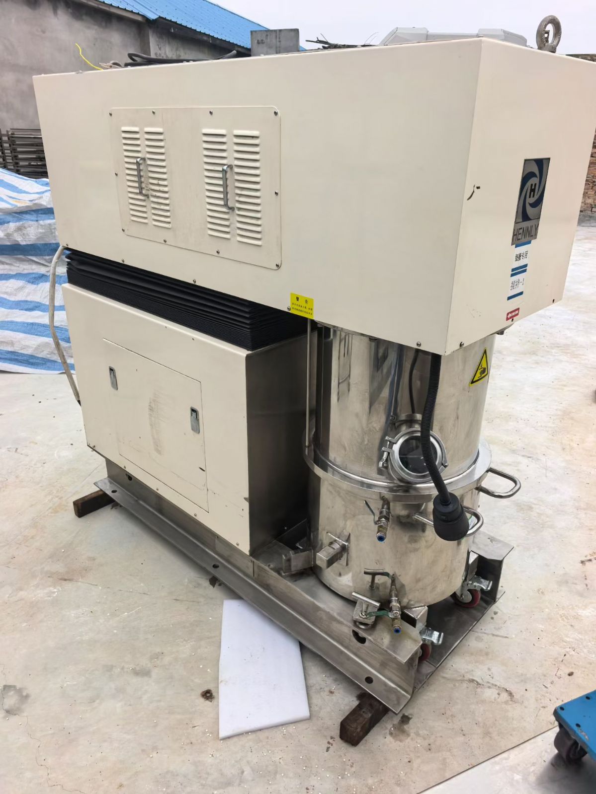 转让二手行星搅拌机 一台容积50升爪式双行星搅拌机含压料机