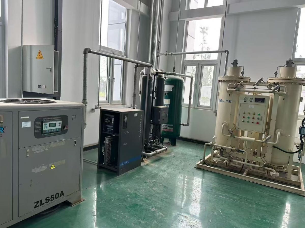 转让二手制氮机 一台容积50立方纯度99.99空气分离制氮机