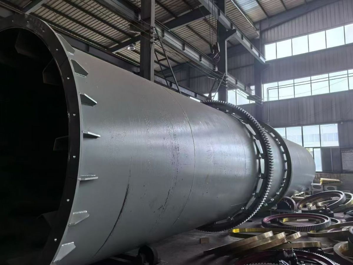 转让二手滚筒烘干机 一套2.8米X28米重型滚筒式烘干机