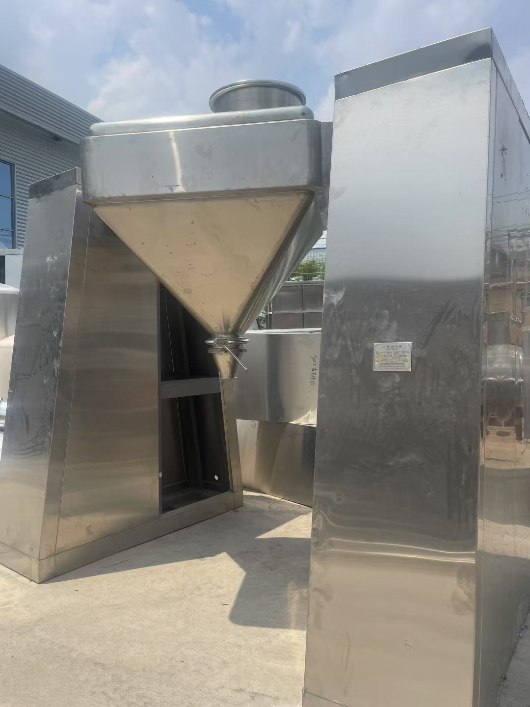 转让二手方锥混合机 一台容积1000升材质316方锥式混合机