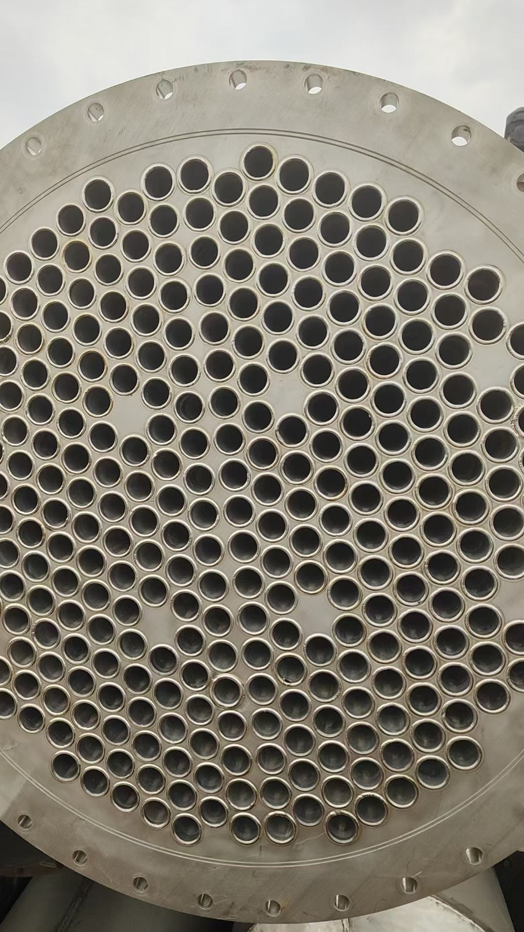 转让二手钛材换热器 一台面积208平方钛材质列管换热器