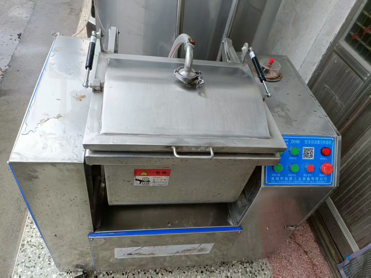 转让二手真空和面机 一台容积半袋面12.5kg卧式真空和面机