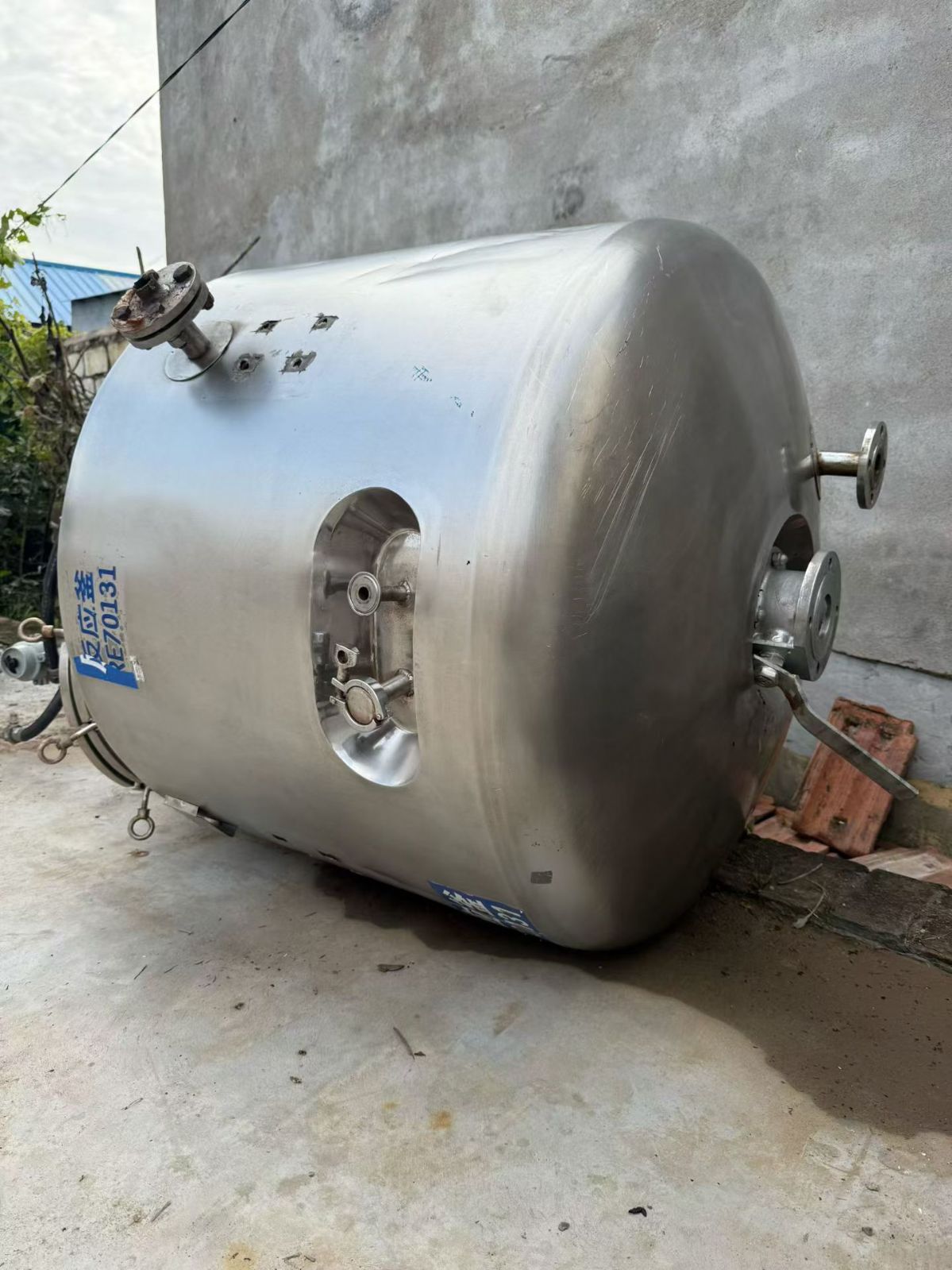 转让二手不锈钢反应釜 一台容积500升三层内外抛光不锈钢结晶反应釜