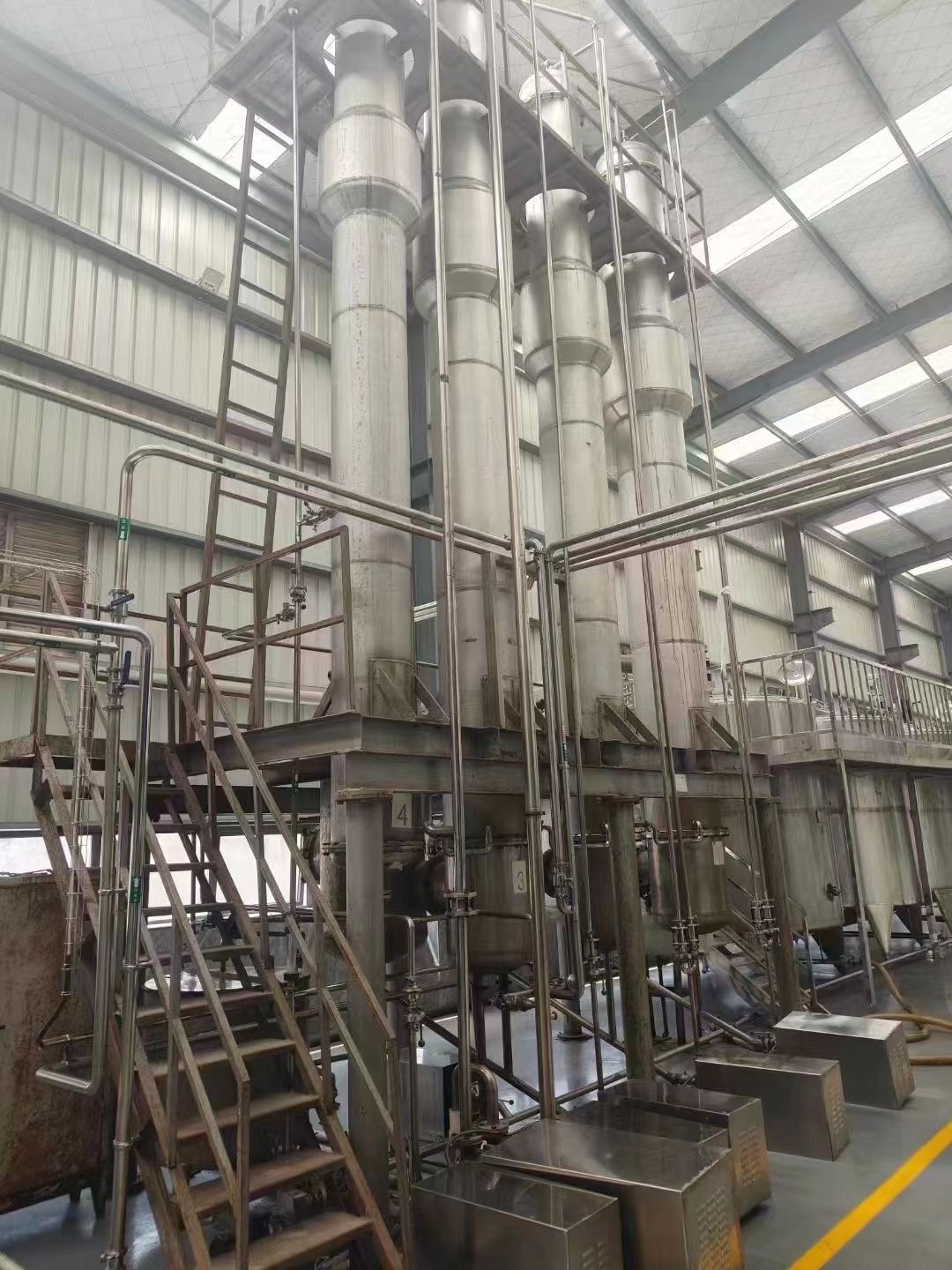 转让二手强制循环蒸发器 一套三效三吨材质316L强制循环蒸发器