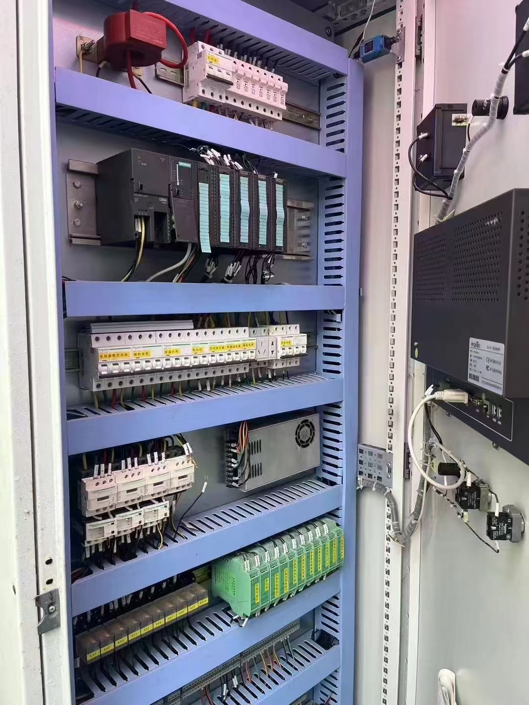 转让二手MVR蒸发器 一套处理量1吨材质316L撬装式MVR蒸发器