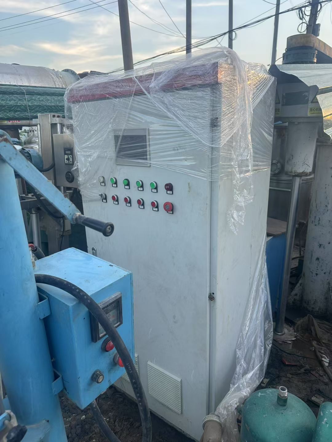 转让二手卧螺离心机 两台350型材质2205双相刚卧螺沉降离心机