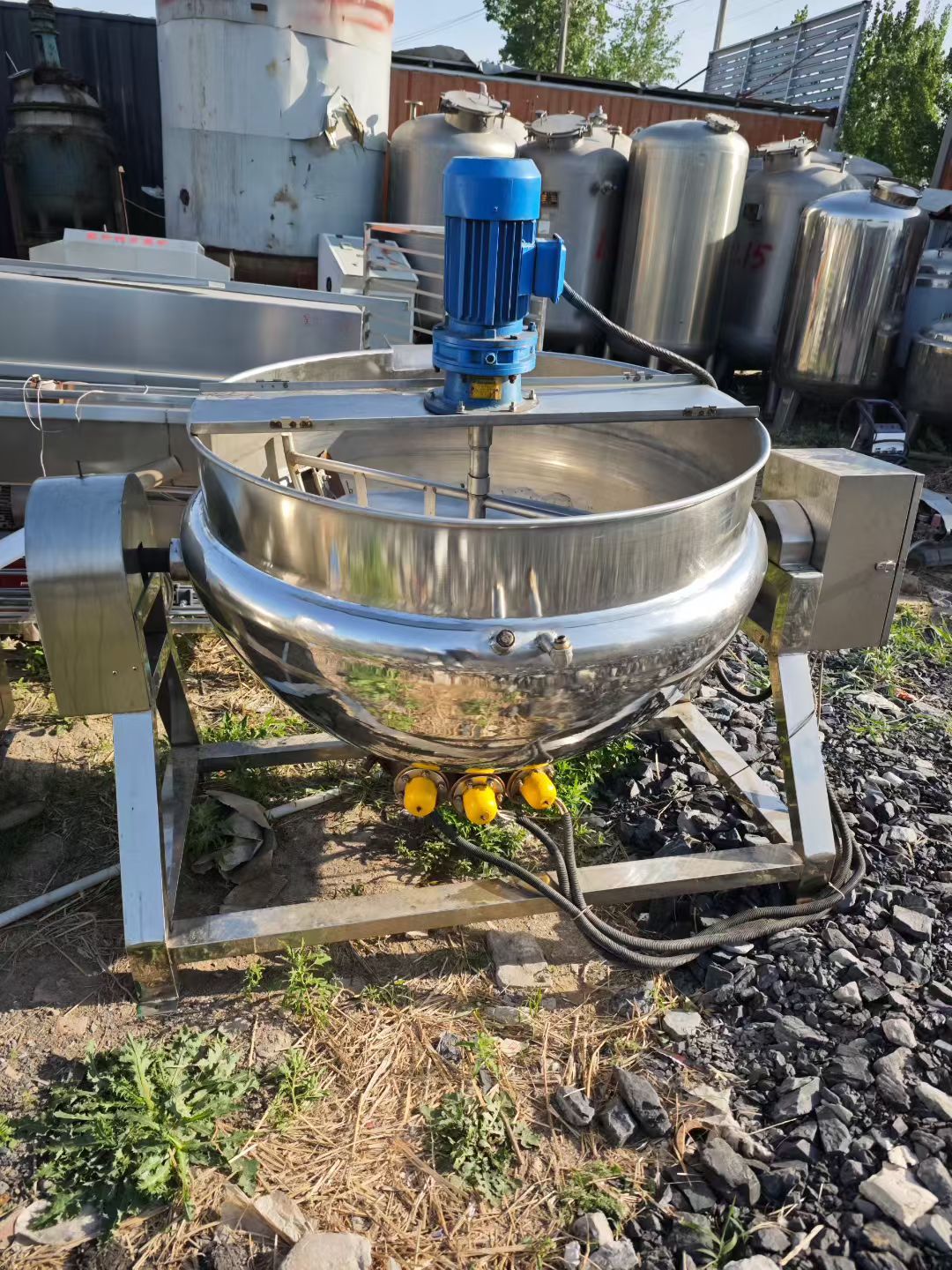 转让二手搅拌夹层锅 一台容积500升电加热倾斜搅拌夹层锅