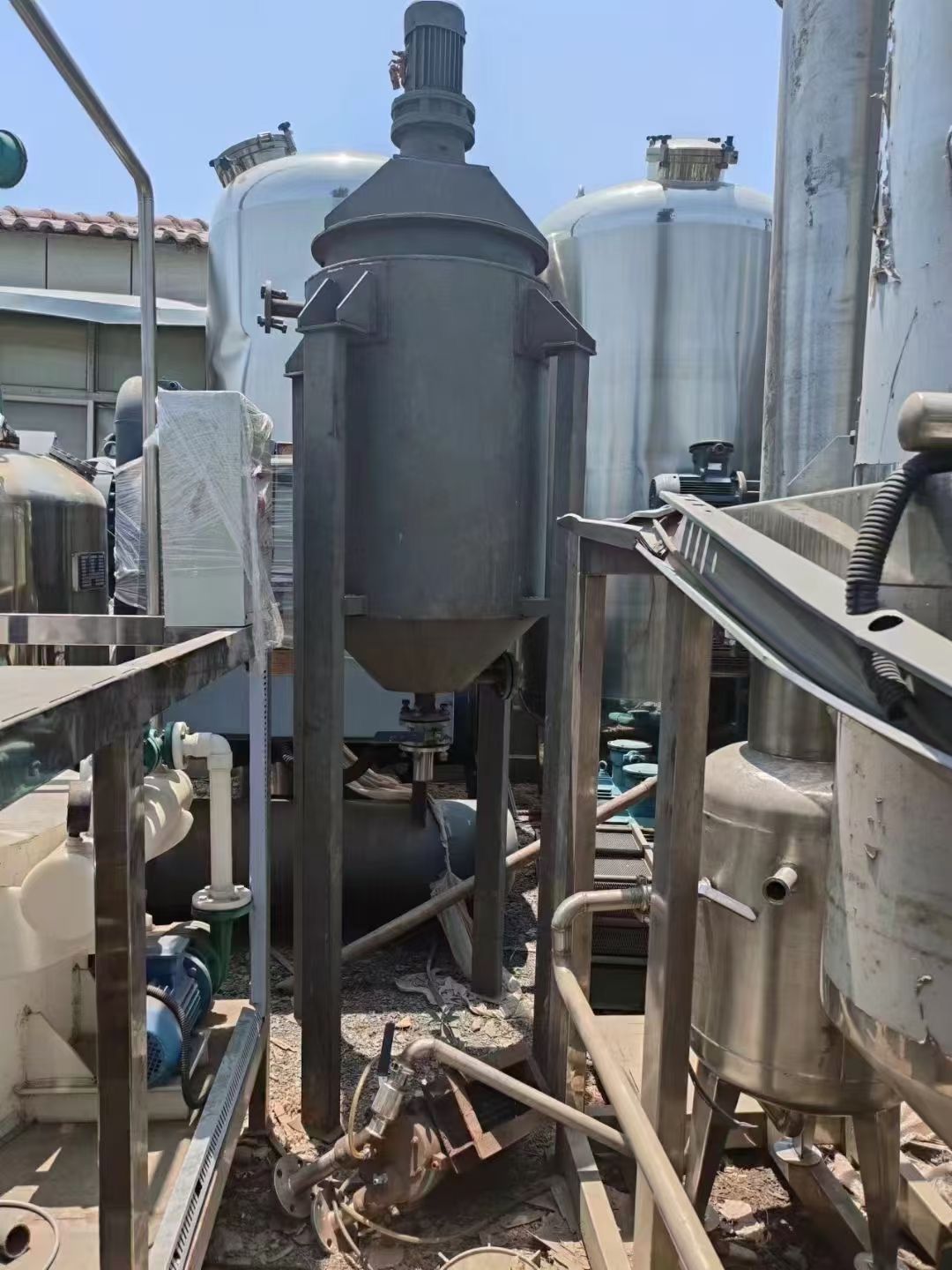 转让二手强制循环蒸发器 一套三效1吨材质2205沸水强制循环蒸发器