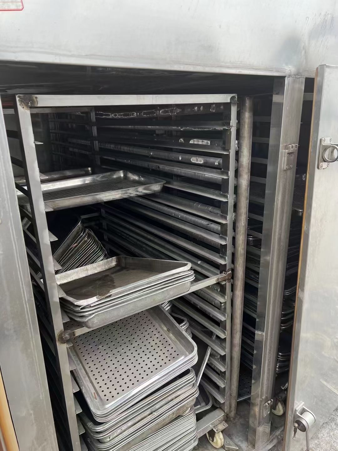 转让二手热风烘箱 四台四门八车电气两用热风循环烘箱