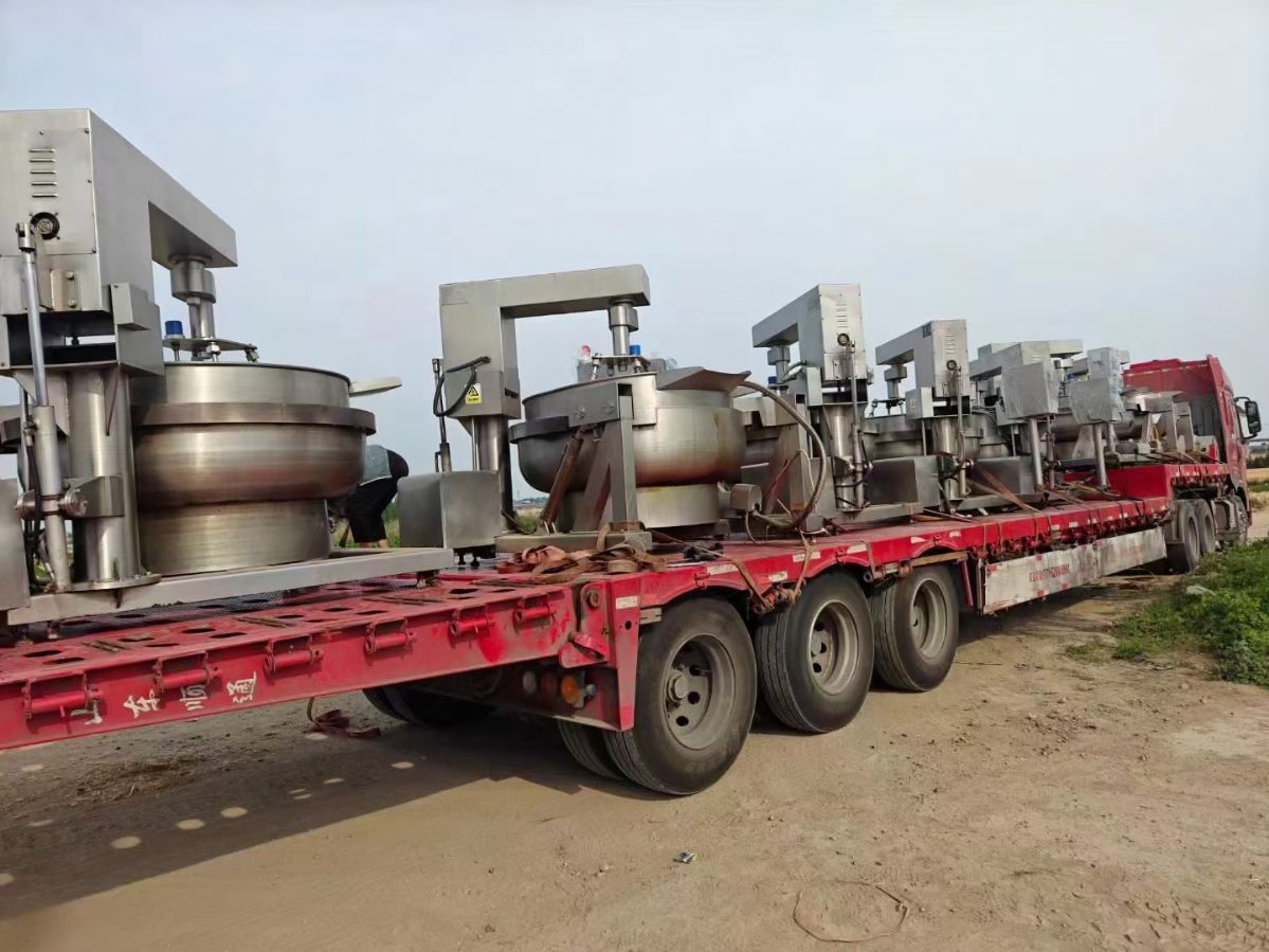 转让二手行星炒锅 六台容积650L燃气加热全自动行星炒锅