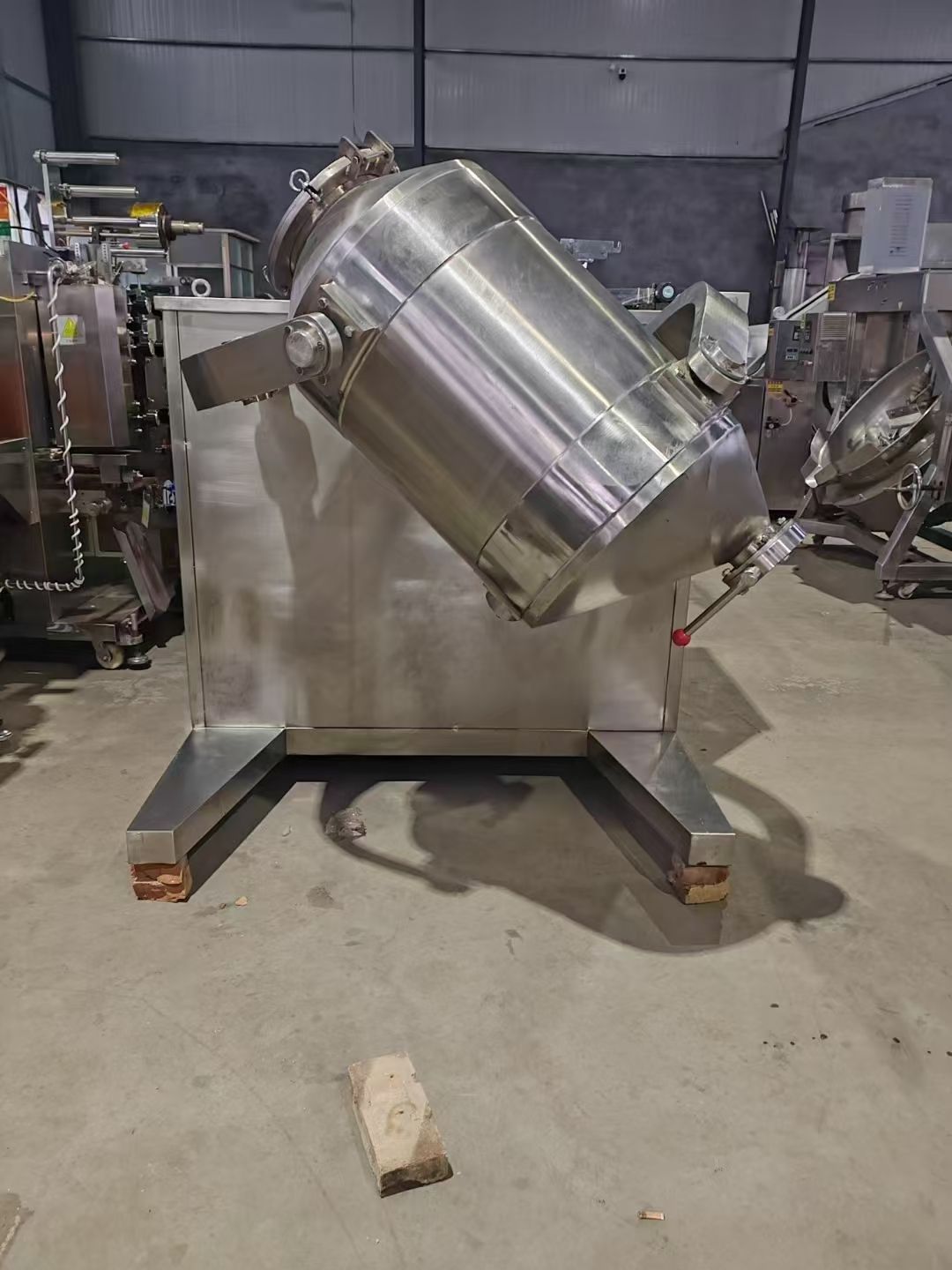 转让二手三维混合机 一台容积100L高效三维运动混合机