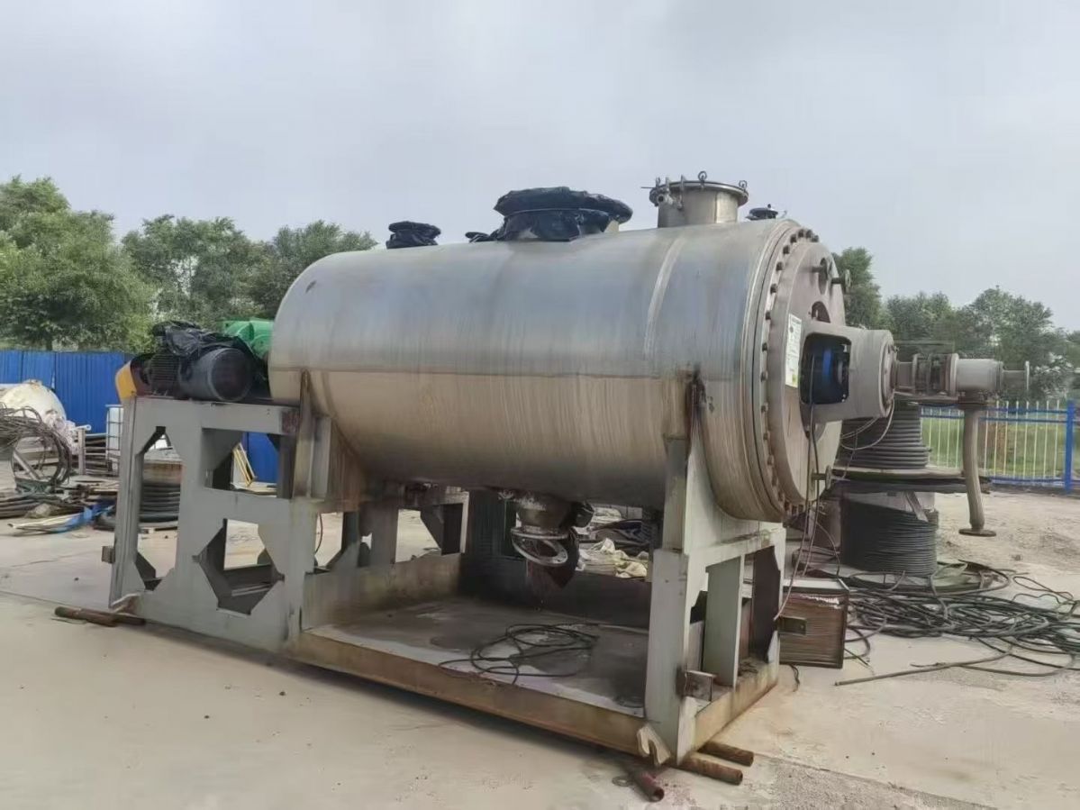 转让二手耙式干燥机 一台容积3000升轴加热带手续真空耙式干燥机