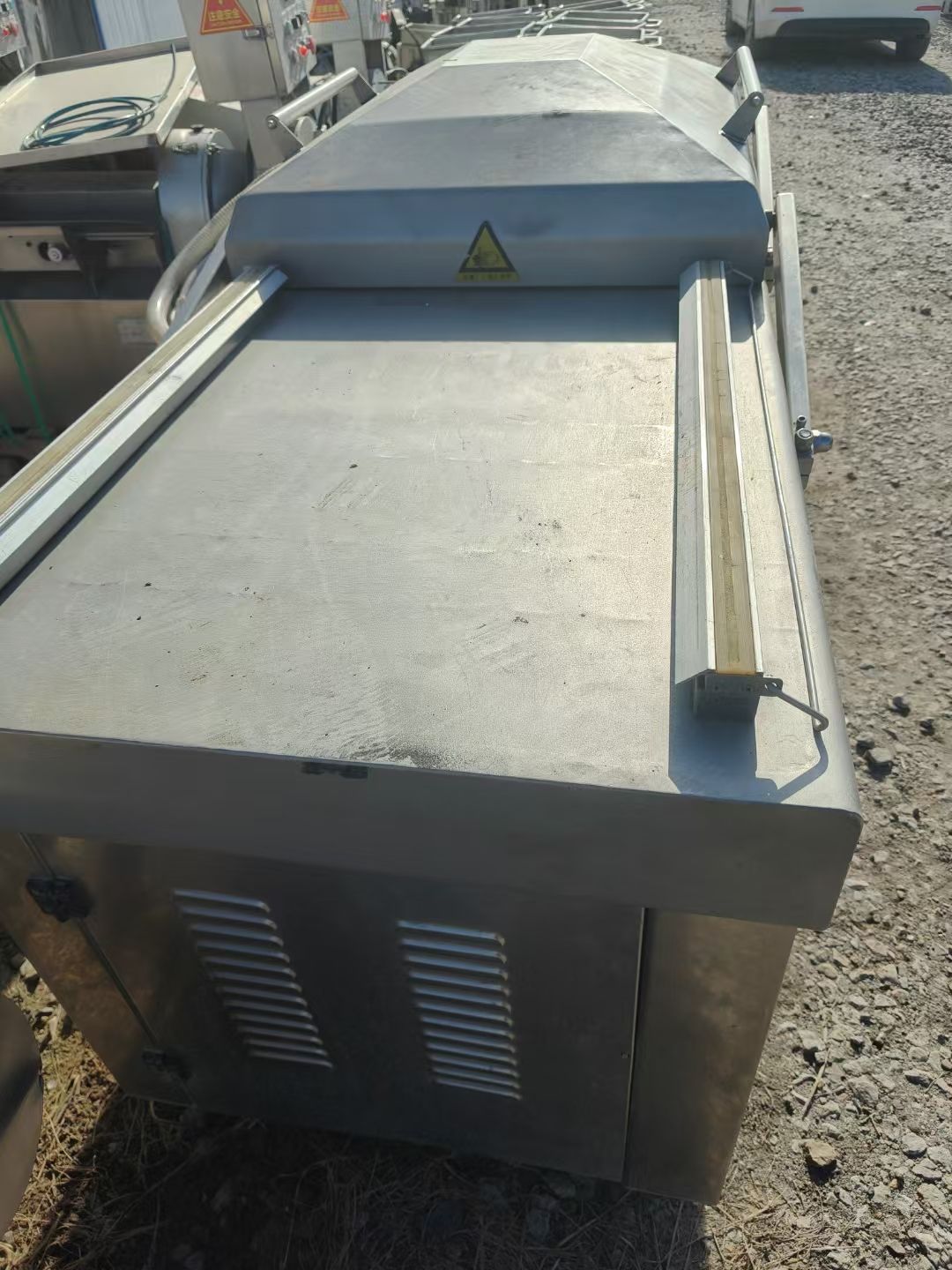 转让二手真空包装机 一台800型自动翻盖双室真空包装机