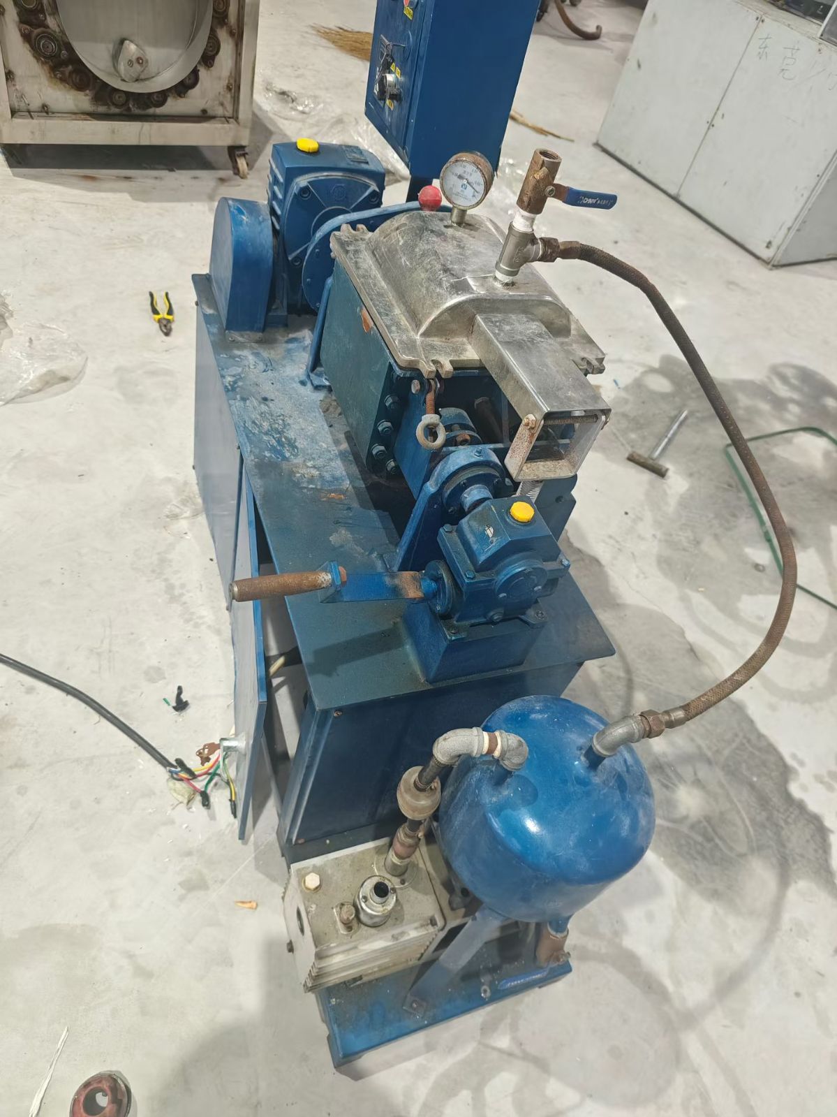 转让二手真空捏合机 一台容积5升如皋通达产电加热真空捏合机