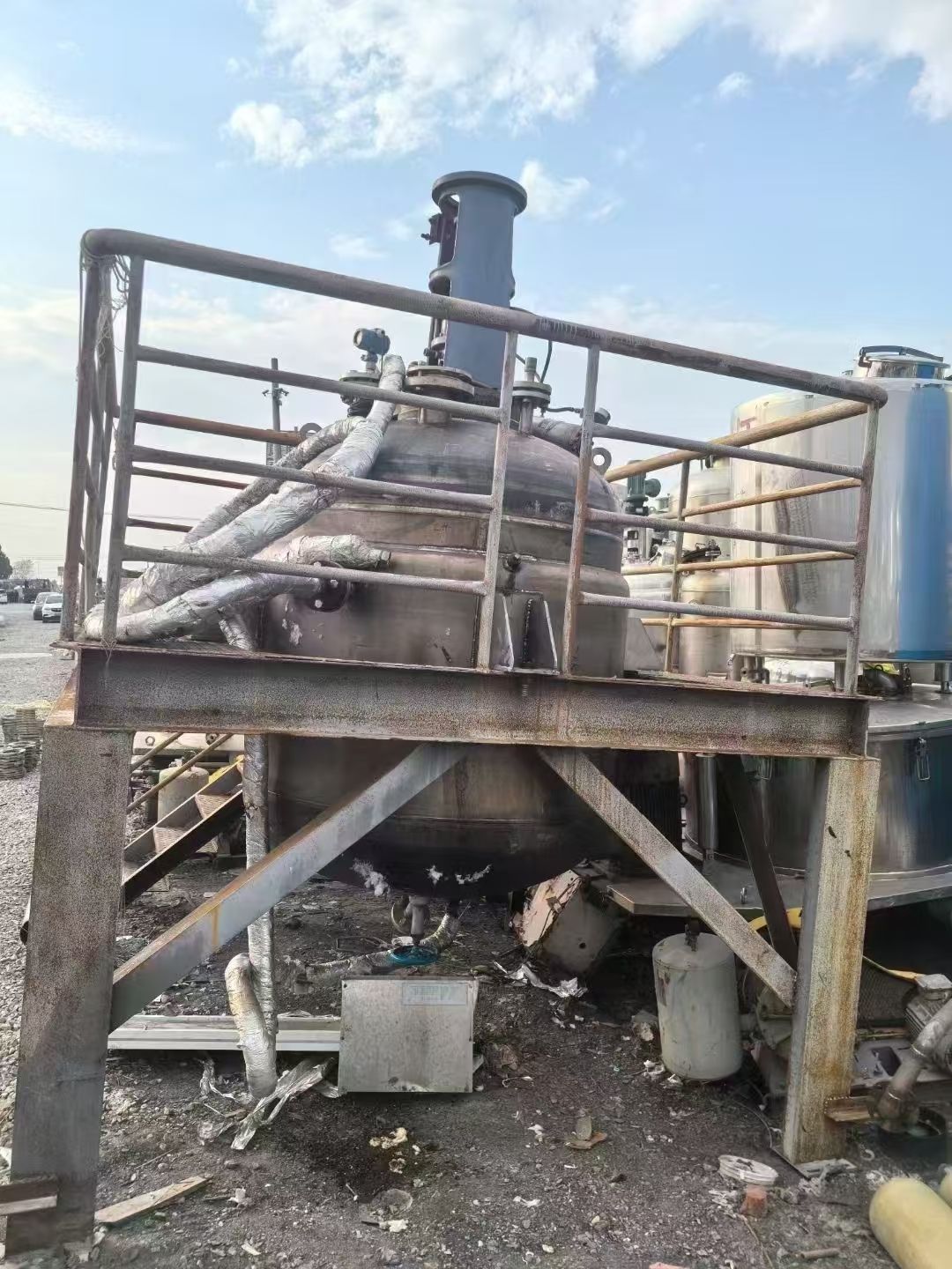 转让二手钛材反应釜 两台容积1000L全钛材高压反应釜