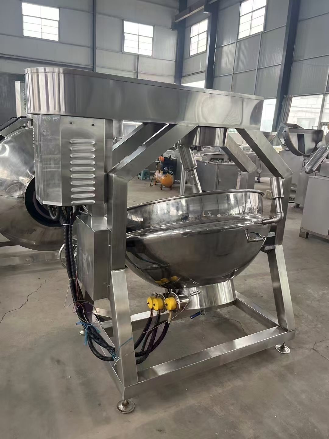 转让二手行星炒锅 两台容积300L电加热半自动行星搅拌炒锅