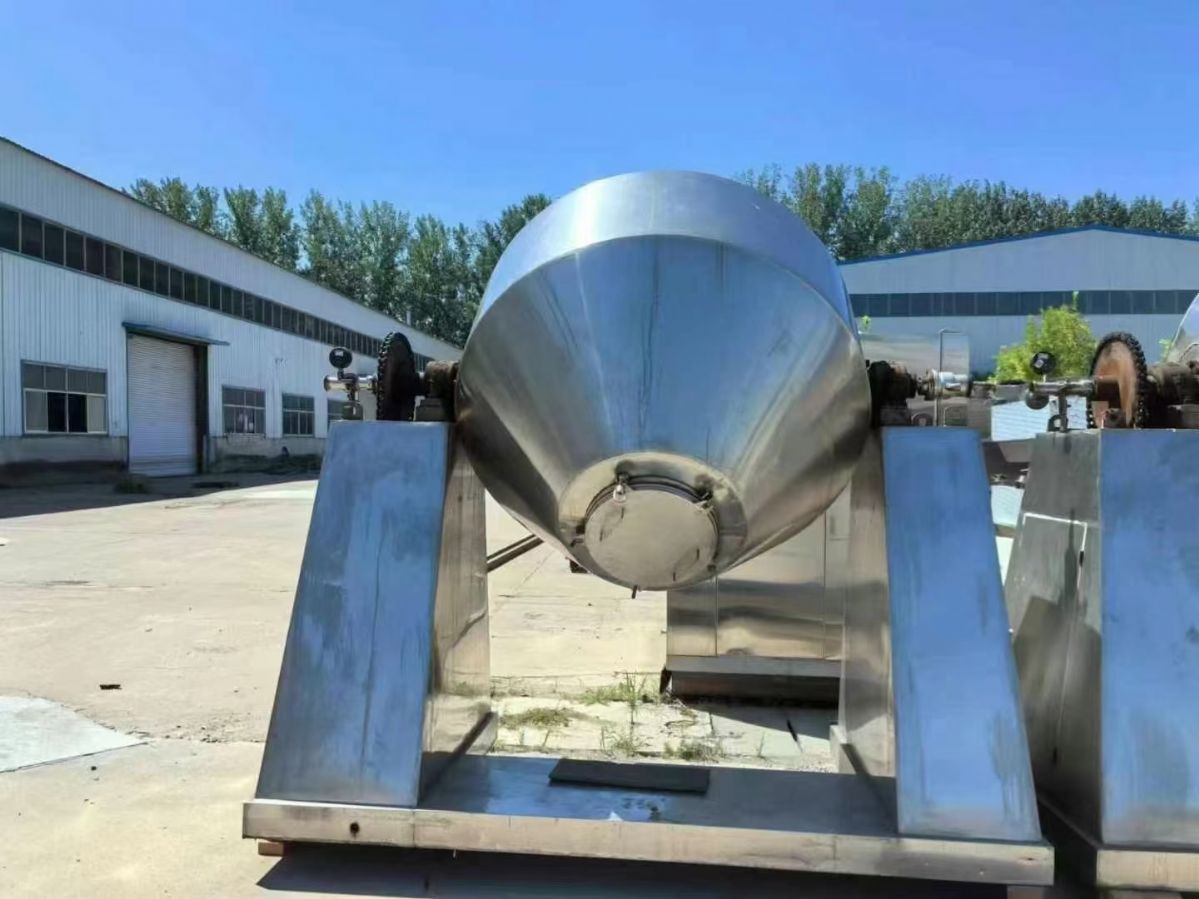 转让二手双锥干燥机 两台容积2000升外不锈钢内搪瓷真空双锥干燥机