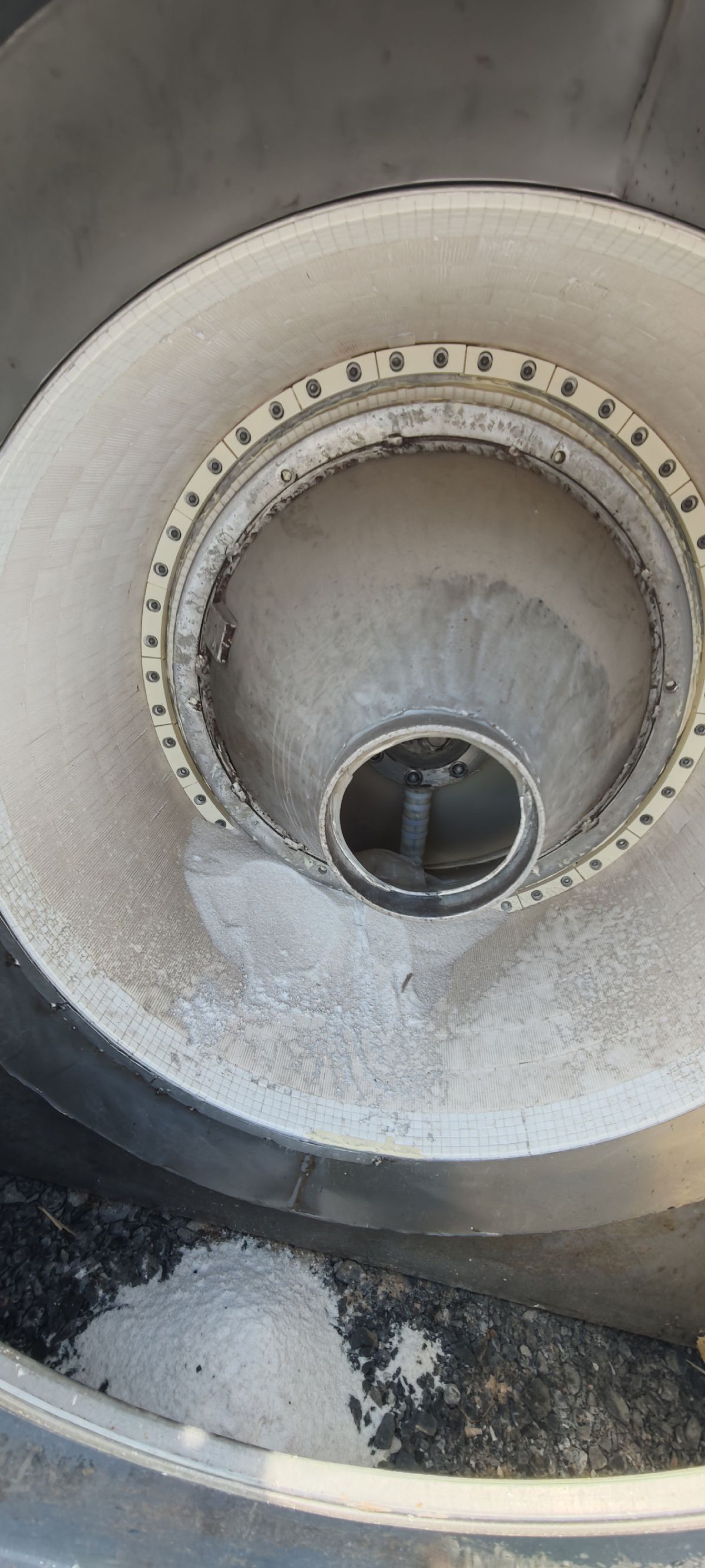 转让二手陶瓷离心脱水机 三台WTS1-805M型石英砂专用陶离心脱水机